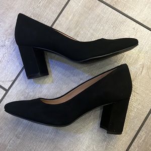Brand new Aerosoles black pumps